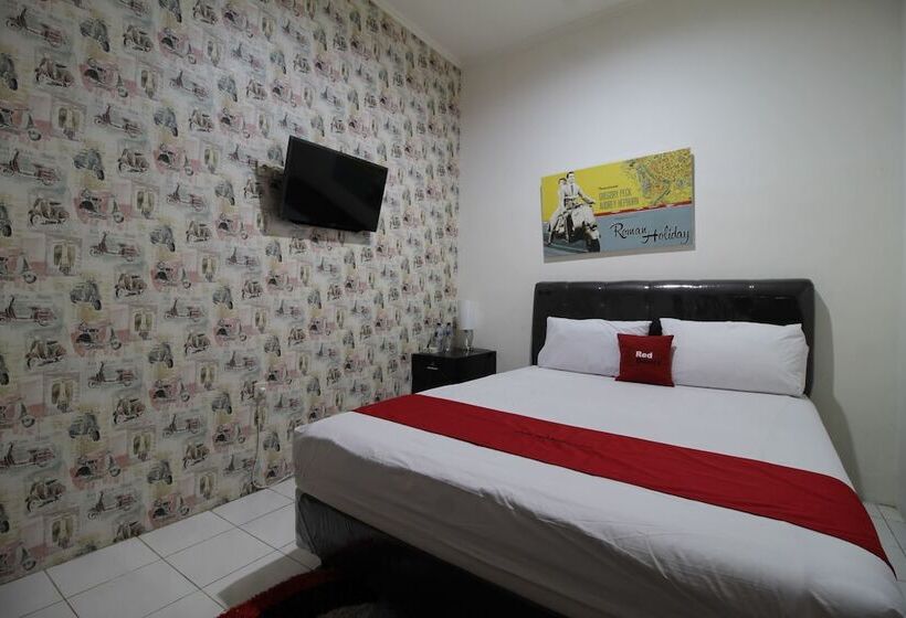 Pensiune Reddoorz @ Pondok Kopi