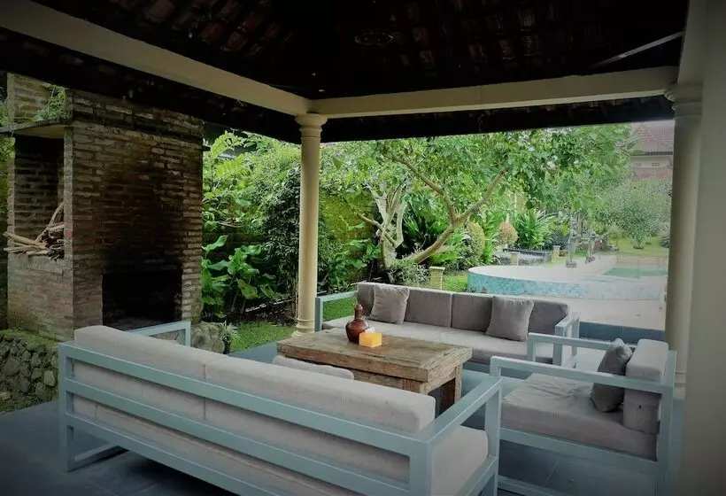 Bed and Breakfast Villa Kendi