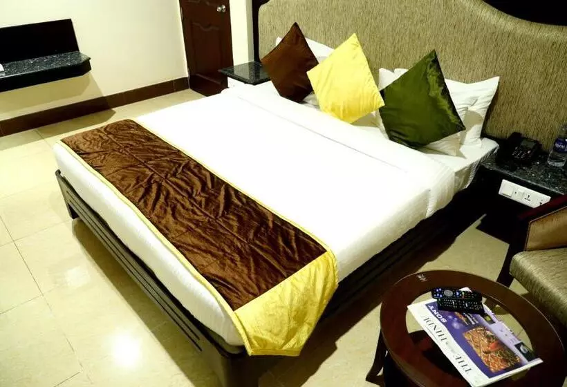 Hotelli Avs Imperiaa   Karaikal