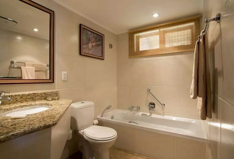 Hotelli Bakubung Self Catering Chalets