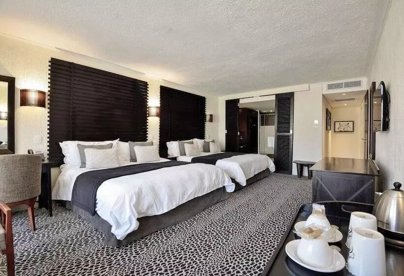 Hotelli Bakubung Self Catering Chalets