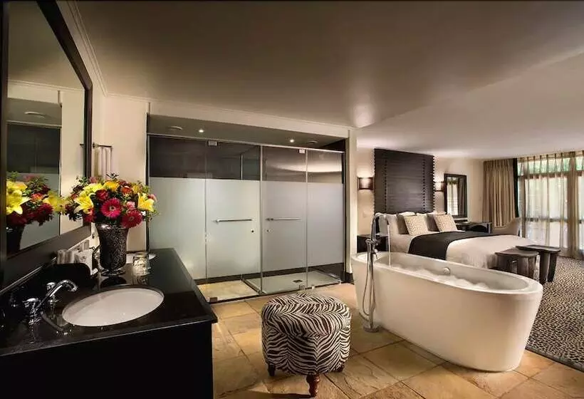 Hotelli Bakubung Self Catering Chalets