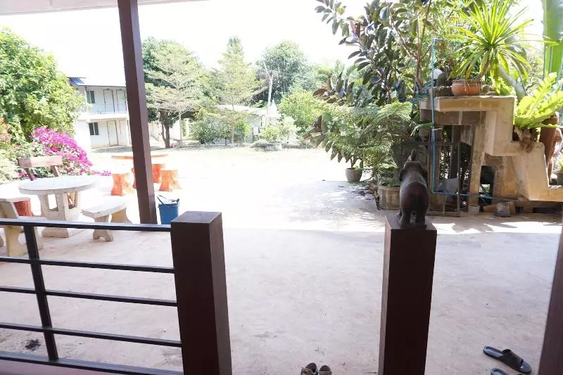 Hotelli Ban Rai Nai Suan