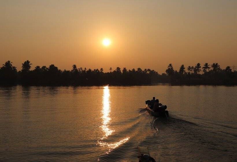 ホテル Beachparadise  Daycruise Houseboat
