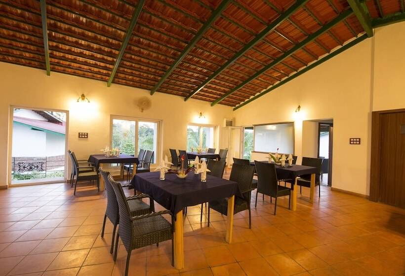 בית מלון כפרי Eka Resorts