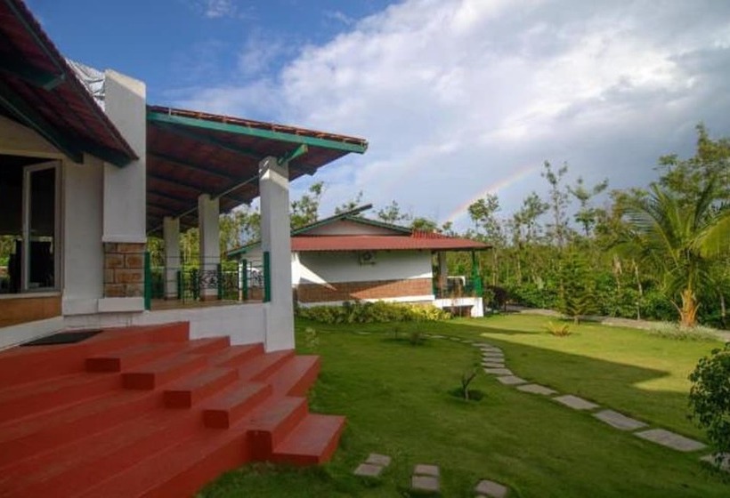 בית מלון כפרי Eka Resorts