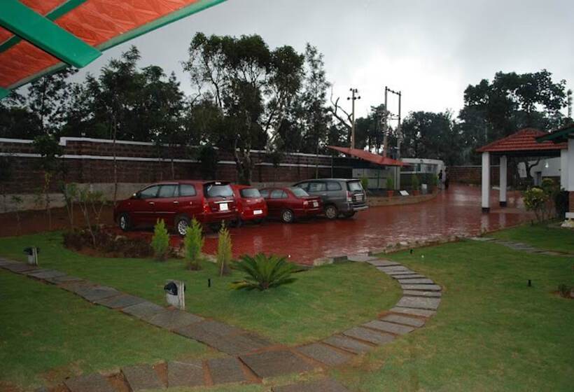 בית מלון כפרי Eka Resorts