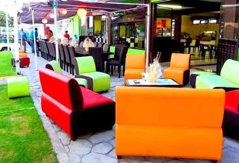 Hotelli Fiesta Nueva Italia Inn