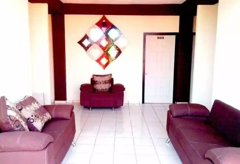 Hotelli Fiesta Nueva Italia Inn