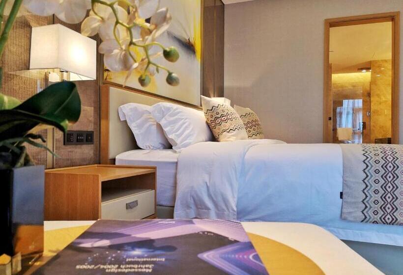 ホテル Ramada Plaza By Wyndham Dongxing City Center