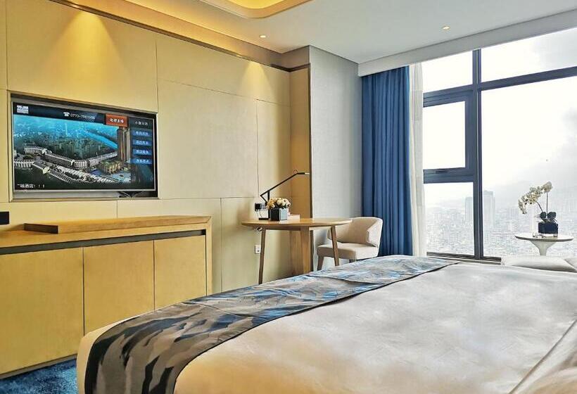 ホテル Ramada Plaza By Wyndham Dongxing City Center