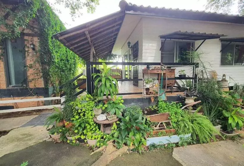 Hotelli Tahjeen Riverhome