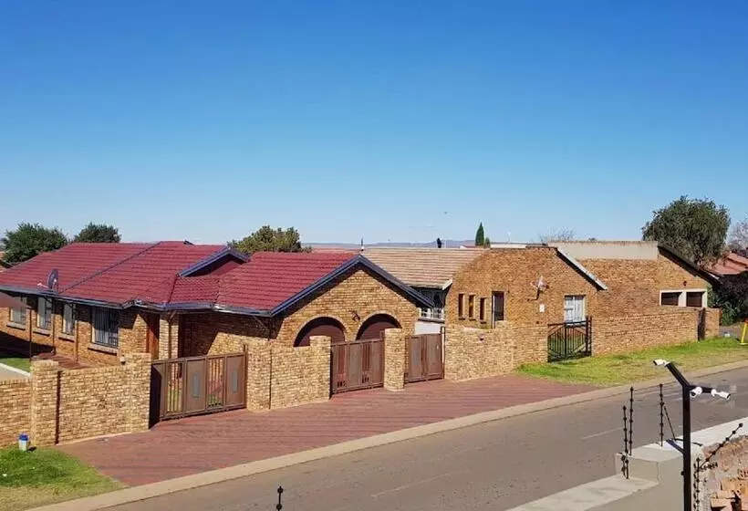 Majatalo Ekuthuleni Guest House Vosloorus