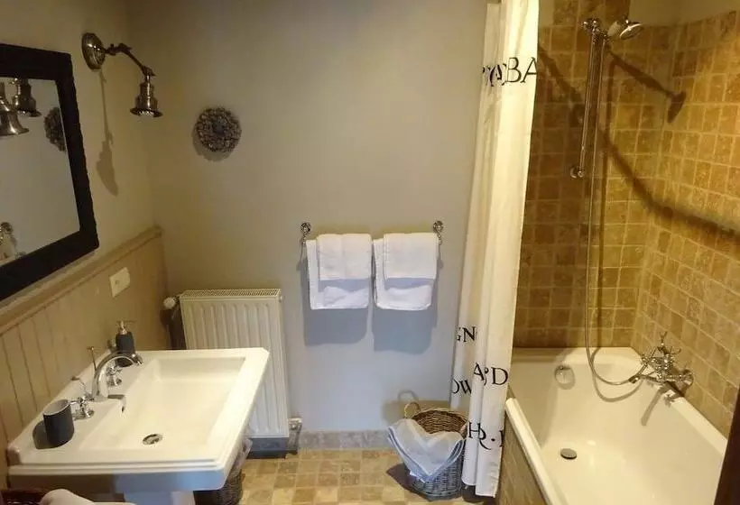 Aamiaismajoitus (B&B) Moulin De Sévoux