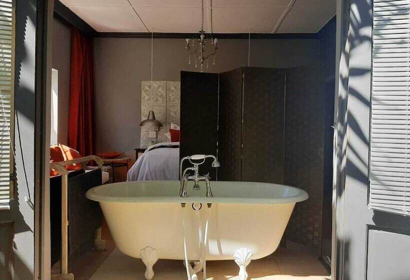 צימר Ukholo Lodge