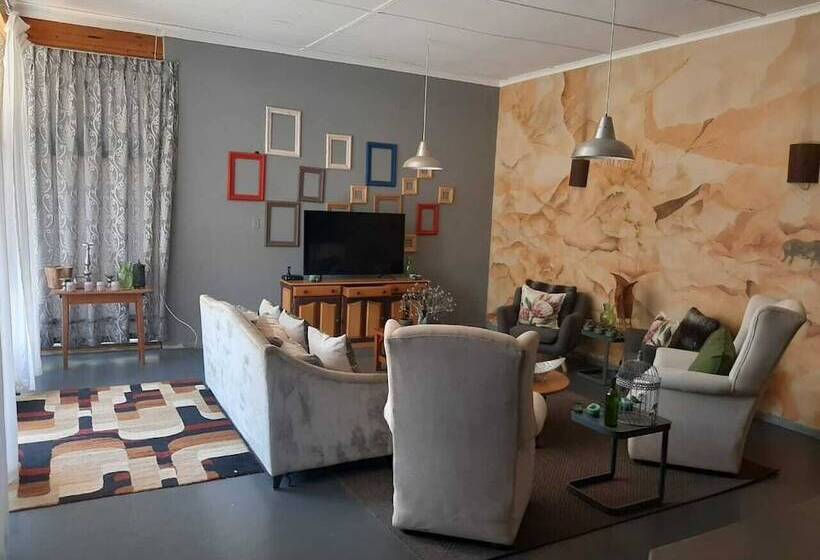 צימר Ukholo Lodge