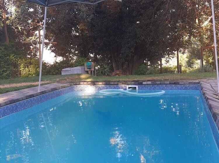 צימר Ukholo Lodge