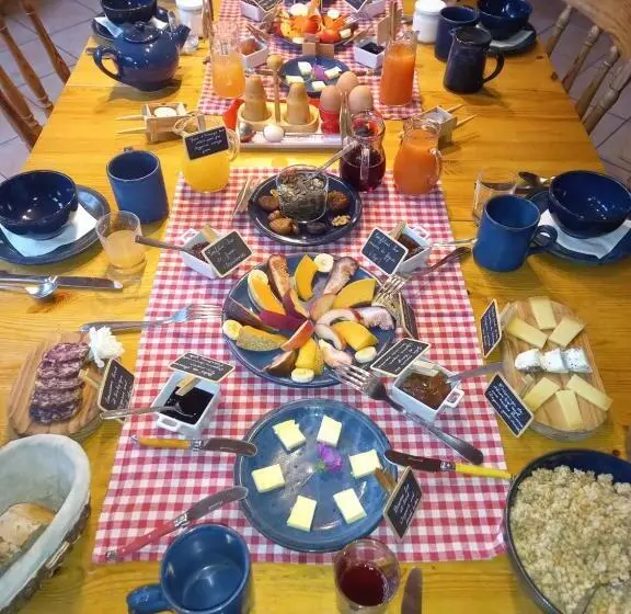 Aamiaismajoitus (B&B) Valreley, Chambres Et Table D Hôtes Eco Friendly Avec Bain Nordique Au Sud Du Massif Du Jura