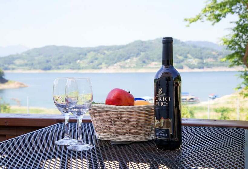 Hapcheonho View Smile Pension