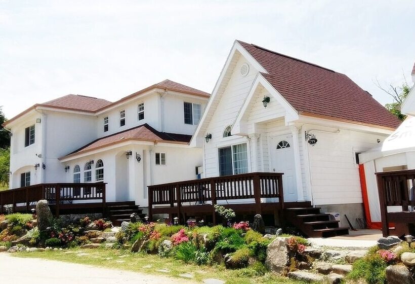 Hapcheonho View Smile Pension