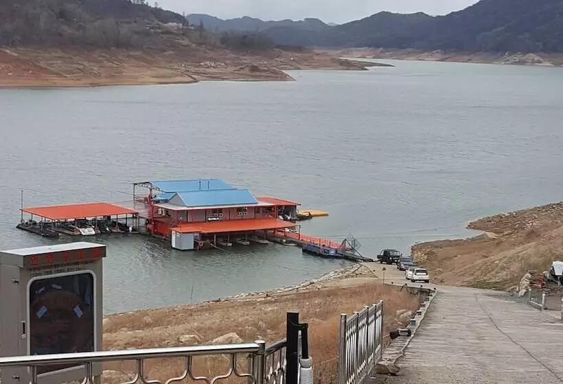 Hapcheonho View Smile Pension