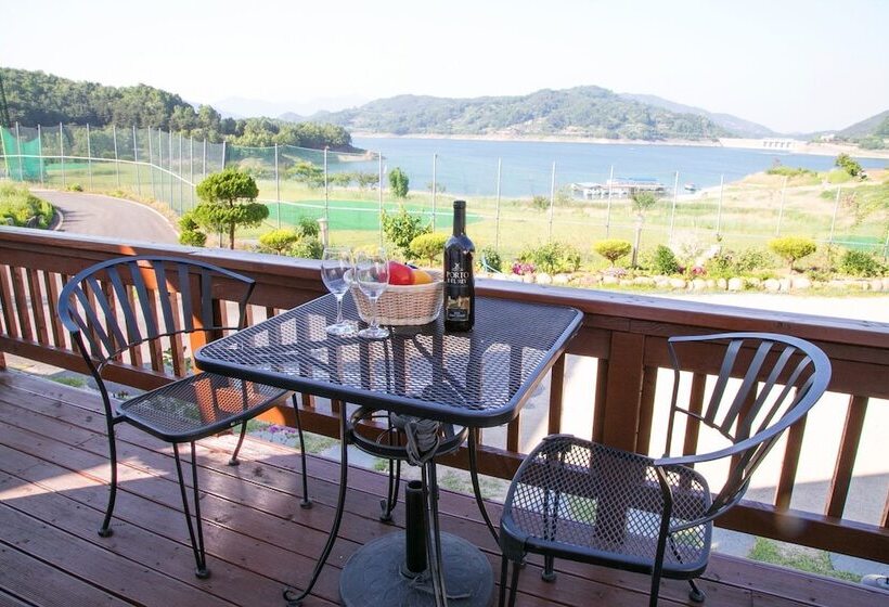 Hapcheonho View Smile Pension