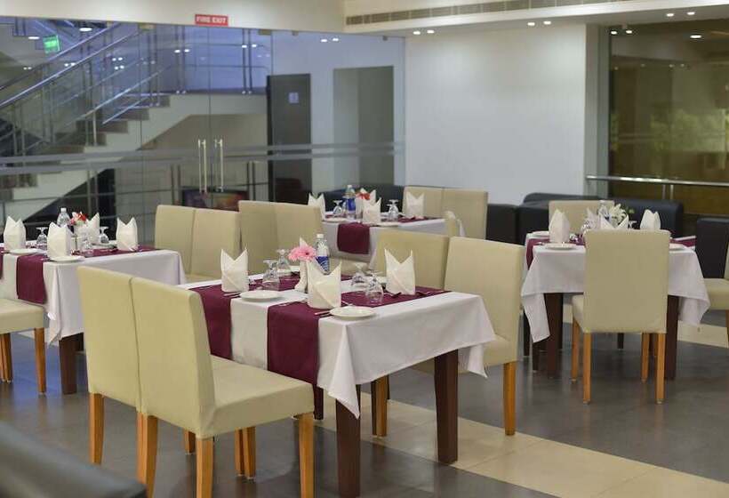 בית מלון כפרי Armani Residency