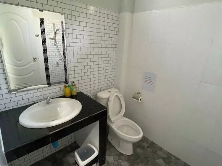 ホテル Brown Andaman  Krabi