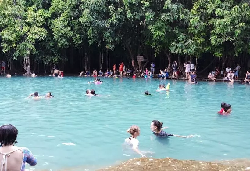 ホテル Brown Andaman  Krabi