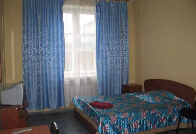 Hotelli Inn On Oktyabrskaya 1 B