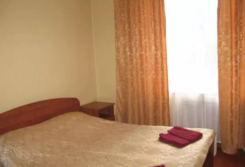 Hotelli Inn On Oktyabrskaya 1 B