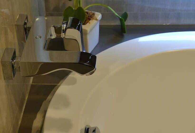 ホテル The Garden 304