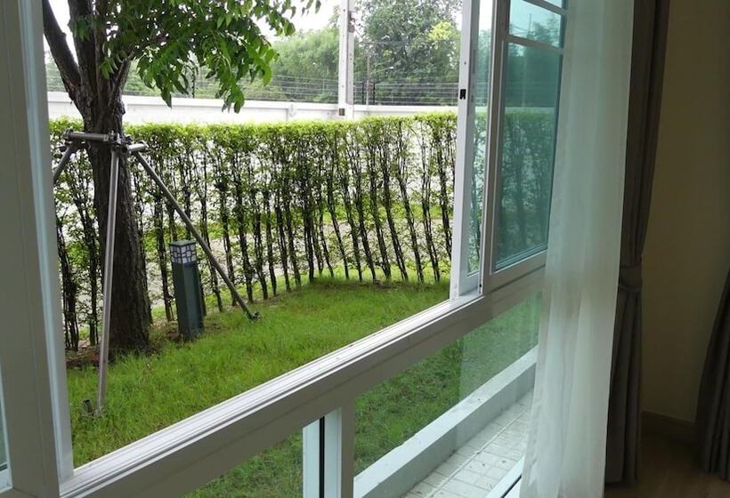 ホテル The Garden 304