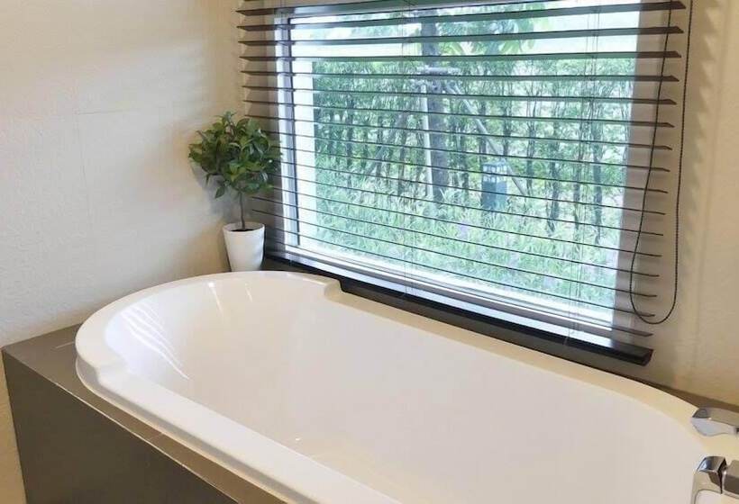 호텔 The Garden 304