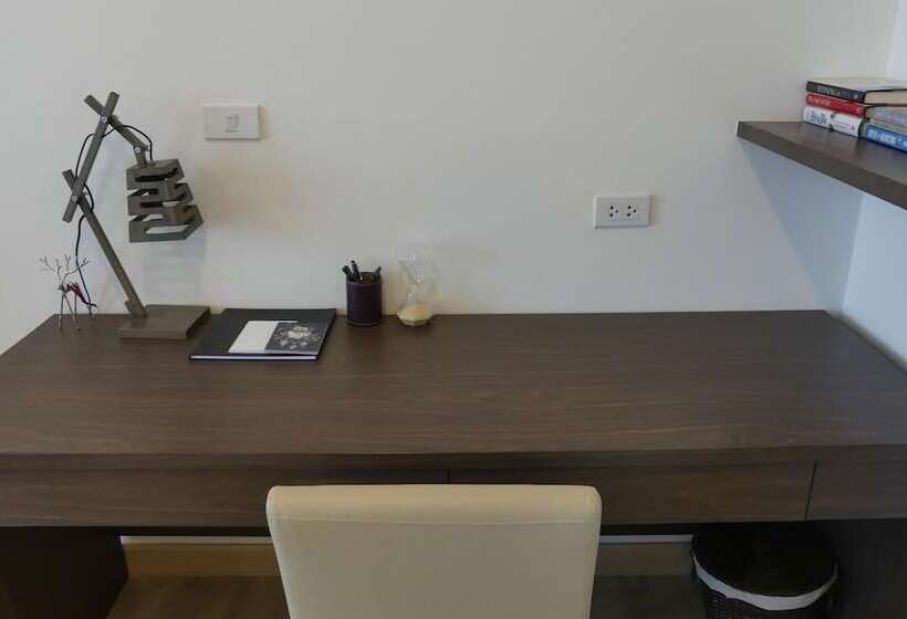 ホテル The Garden 304