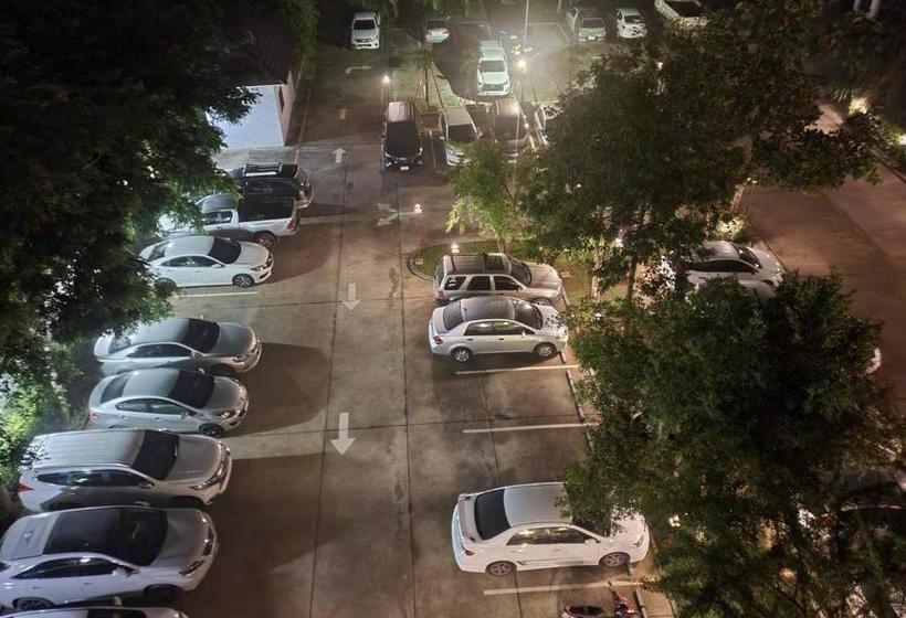 Отель The Green Residence 304