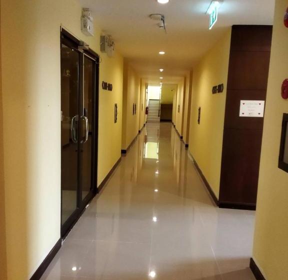 Отель The Green Residence 304