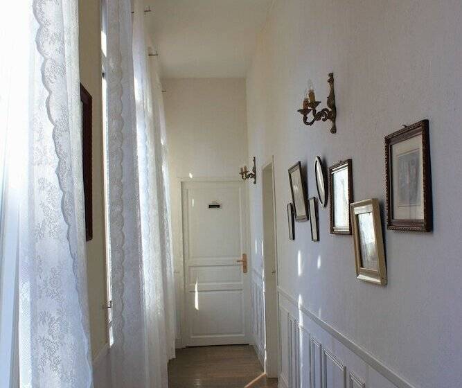 Пансион Chateau Des Lys