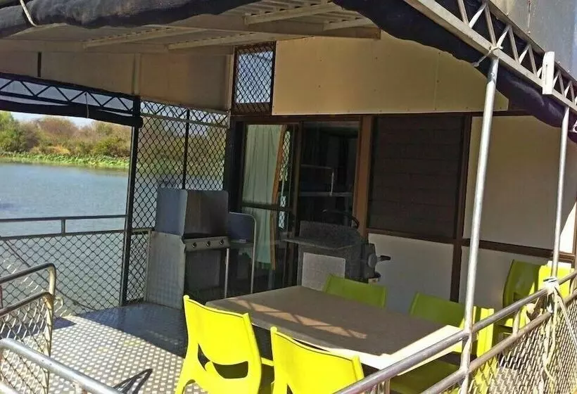 ホテル Corroboree Houseboats