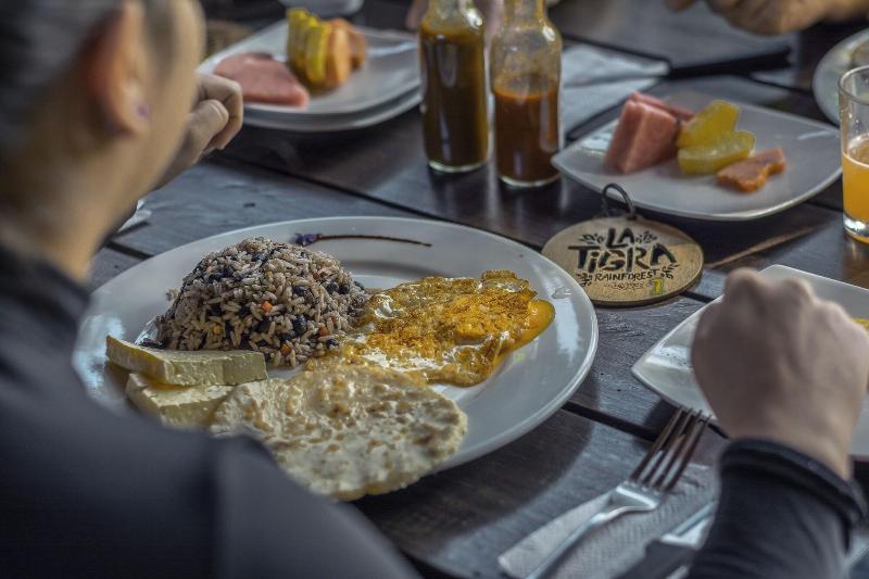 ホテル La Tigra Rainforest Lodge