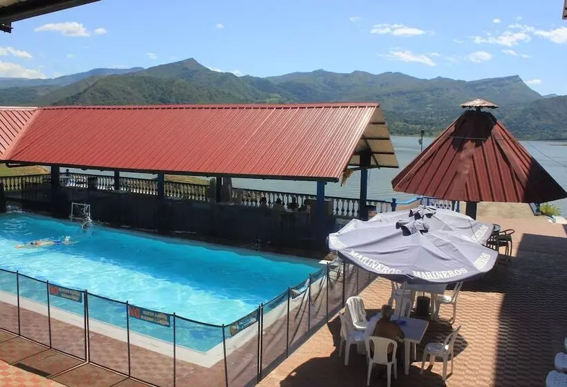 ホテル Marineros Club Nautico