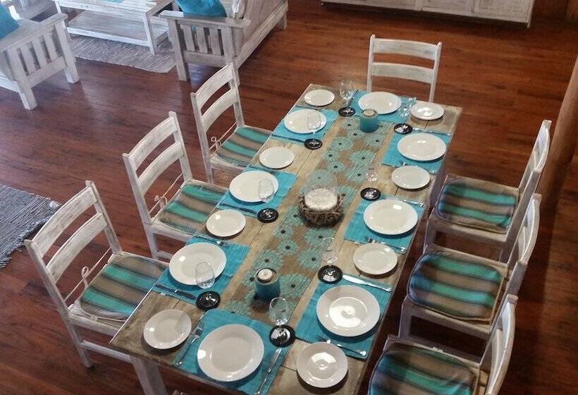 בית מלון כפרי Pura Vida Lodge