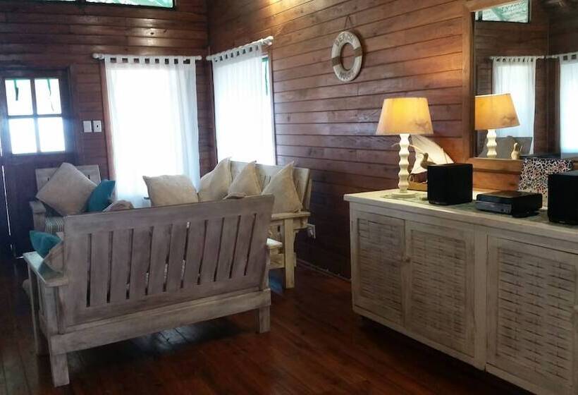 בית מלון כפרי Pura Vida Lodge