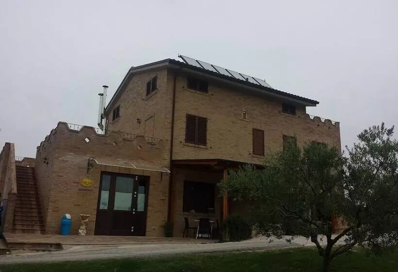 田舎風ホテル Agriturismo Il Colle Dei Ceci