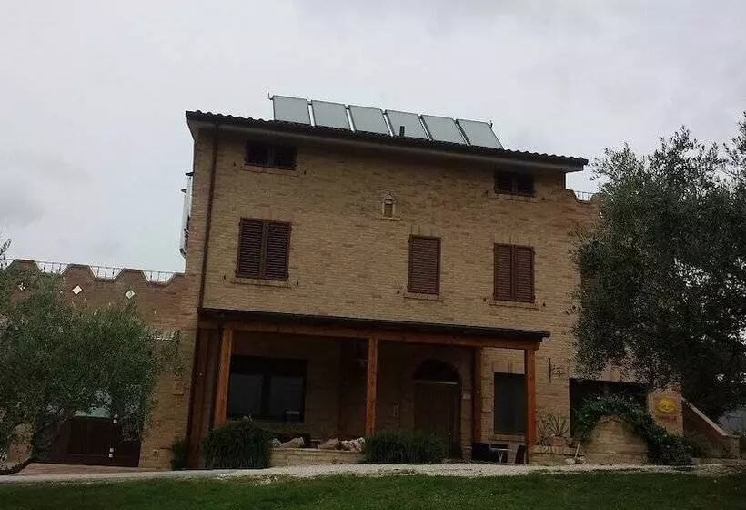 田舎風ホテル Agriturismo Il Colle Dei Ceci