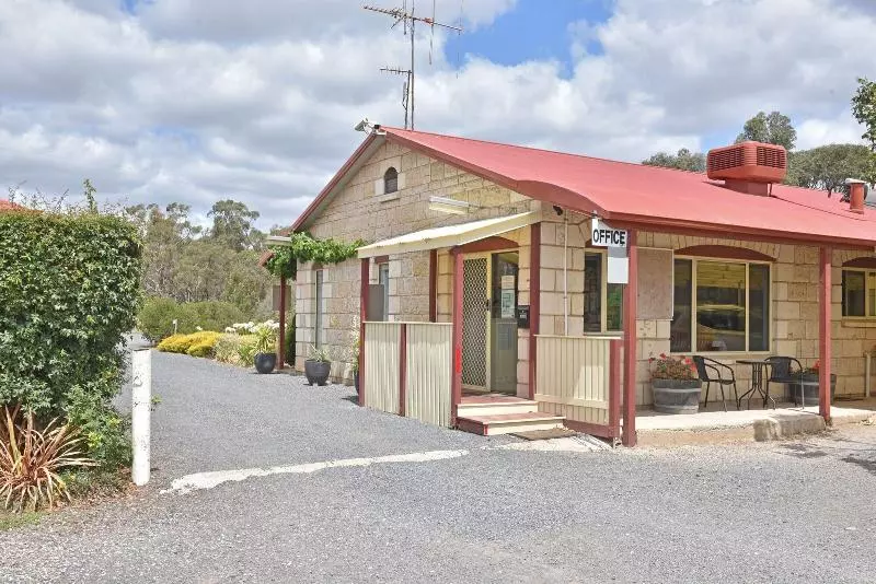 Inglewood Motel And Caravan Park Victoria
