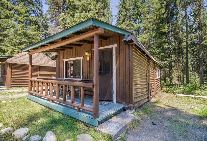 Kootenay Park Lodge