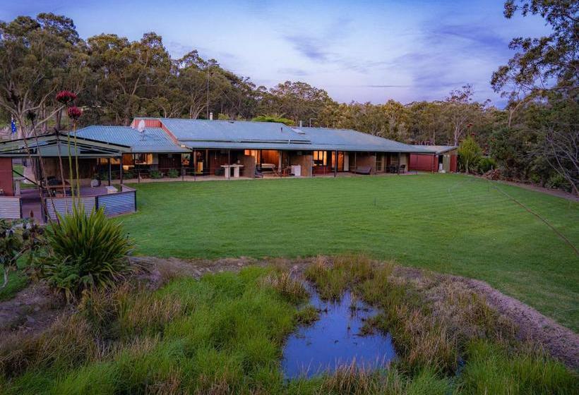 Пансион Waterfall Springs Retreat & Wildlife Sanctuary