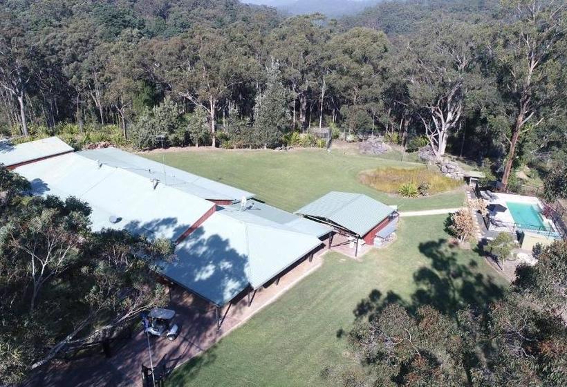 Пансион Waterfall Springs Retreat & Wildlife Sanctuary