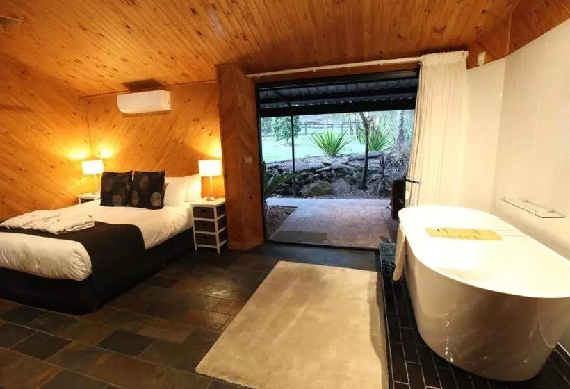 ペンション Waterfall Springs Retreat & Wildlife Sanctuary
